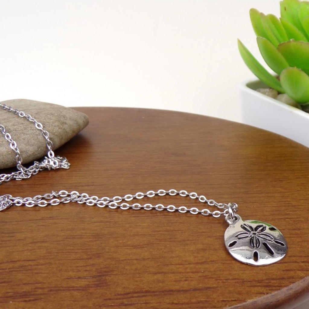 Sand Dollar Charm Necklace 18$